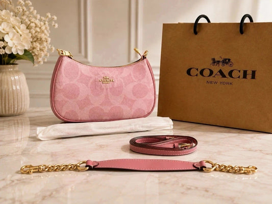 Pink Leather Shoulder Bag with Gold Chain – Women's Handbag